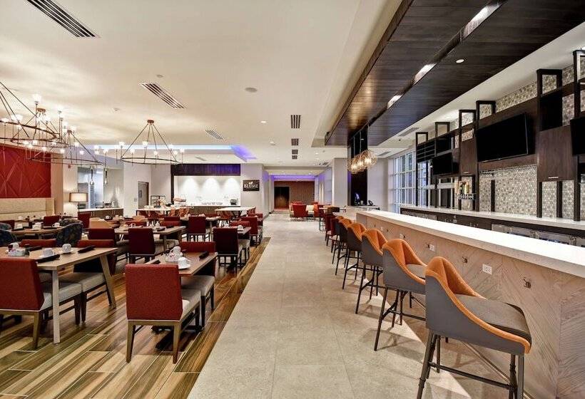 فندق Hilton Garden Inn Lansing West