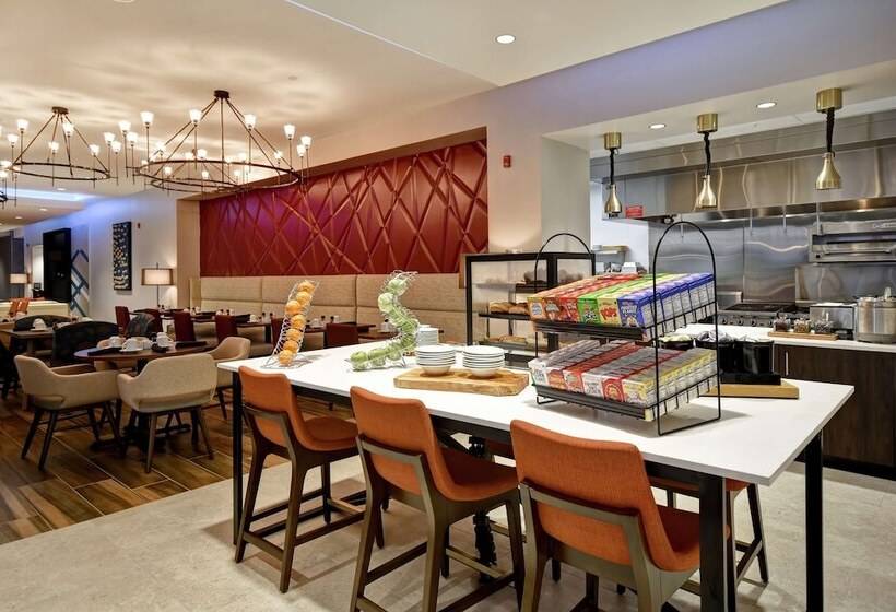 فندق Hilton Garden Inn Lansing West