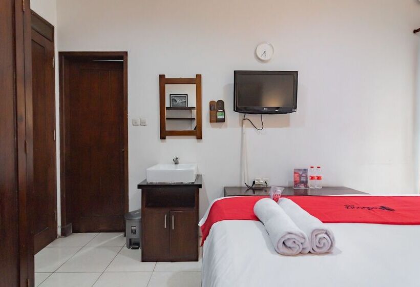 בית מלון כפרי Reddoorz At Dago Asri 3