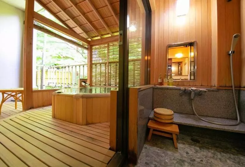 هتل Iwakuni Kokusai Kanko