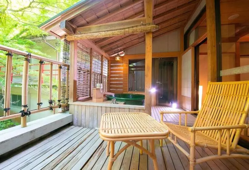 هتل Iwakuni Kokusai Kanko