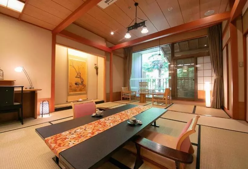 هتل Iwakuni Kokusai Kanko