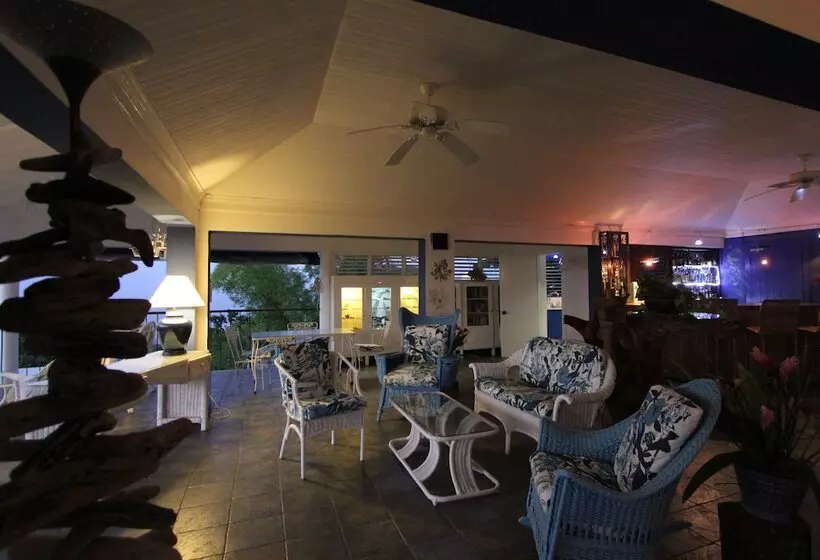 هتل Mockingbird Hill