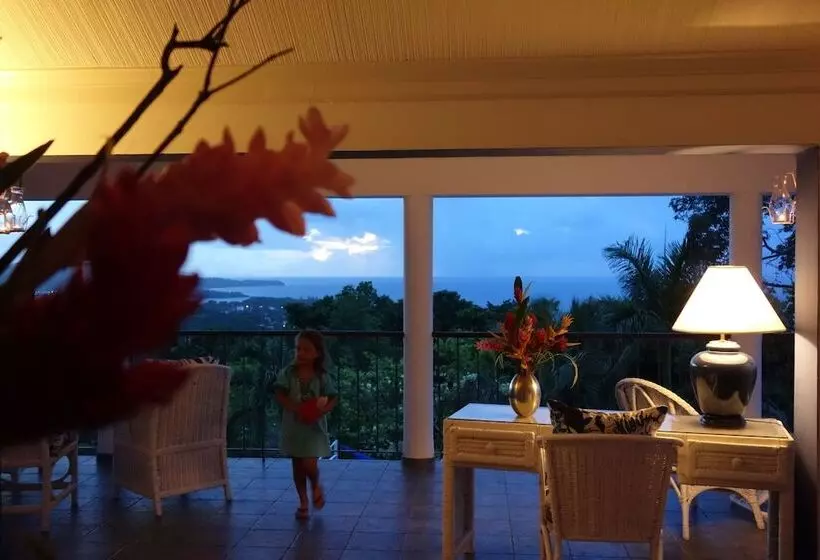 هتل Mockingbird Hill