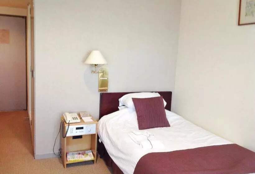 בית מלון כפרי Okayama Plaza