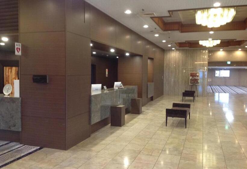 בית מלון כפרי Okayama Plaza