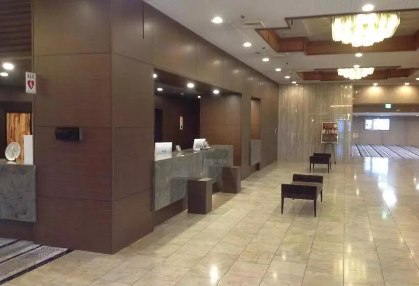 בית מלון כפרי Okayama Plaza