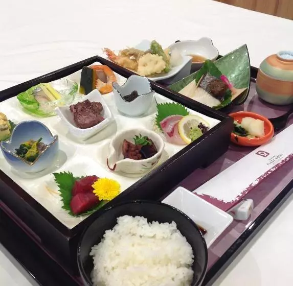 בית מלון כפרי Okayama Plaza