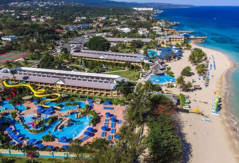 Jewel Runaway Bay Beach Resort & Waterpark