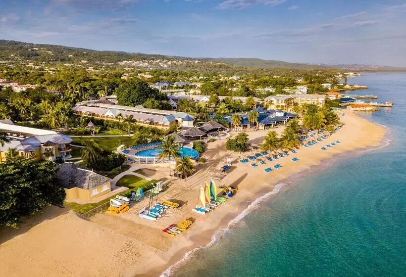 Jewel Runaway Bay Beach Resort & Waterpark