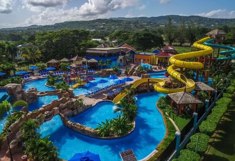 Jewel Runaway Bay Beach Resort & Waterpark