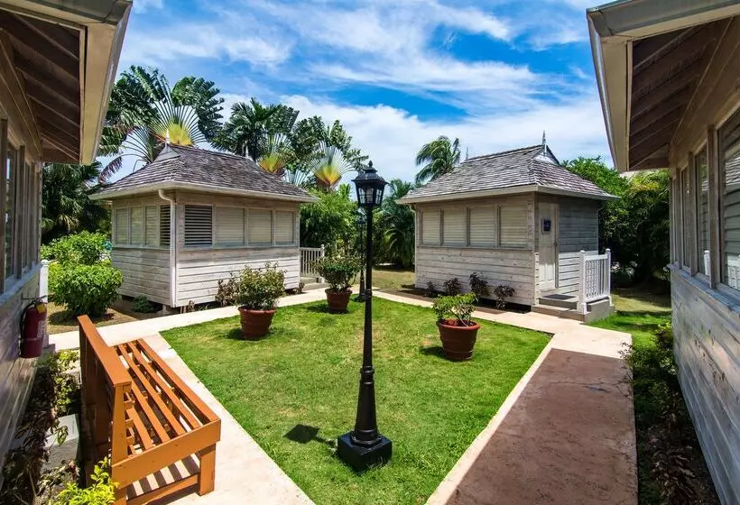 Jewel Runaway Bay Beach Resort & Waterpark