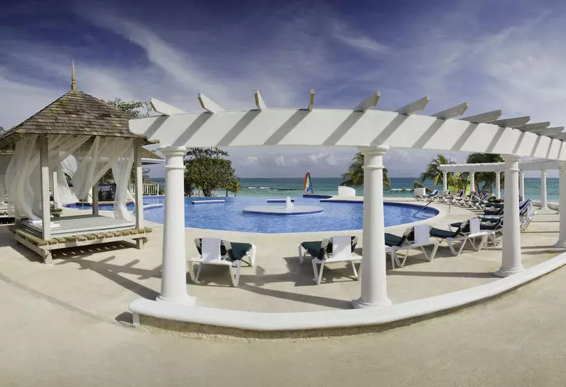 Jewel Runaway Bay Beach Resort & Waterpark