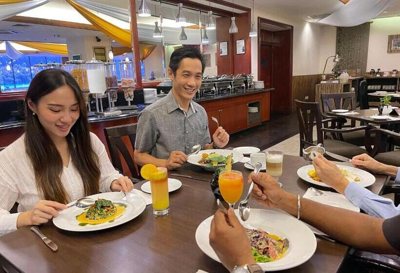 호텔 Berjaya Penang