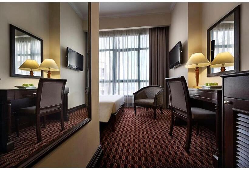 호텔 Berjaya Penang