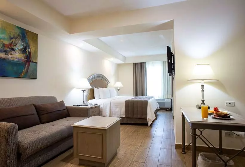 בית מלון כפרי Best Western Plus Monterrey Colon