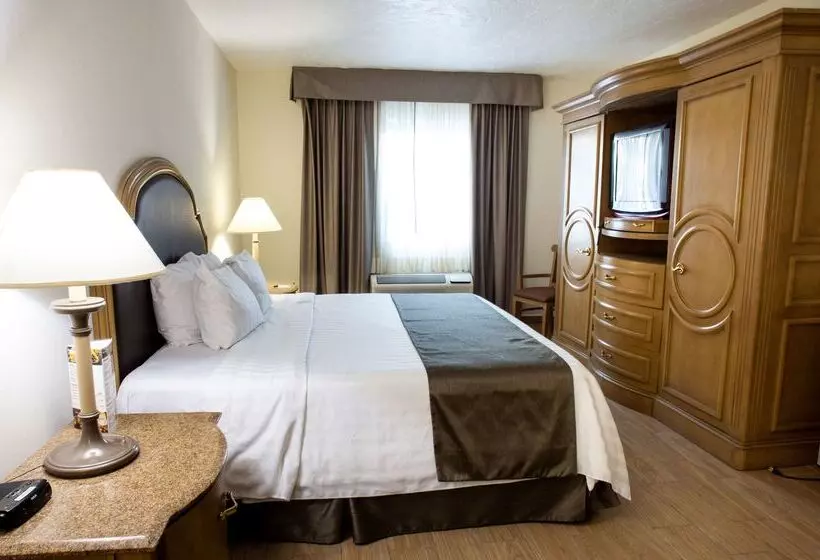 בית מלון כפרי Best Western Plus Monterrey Colon