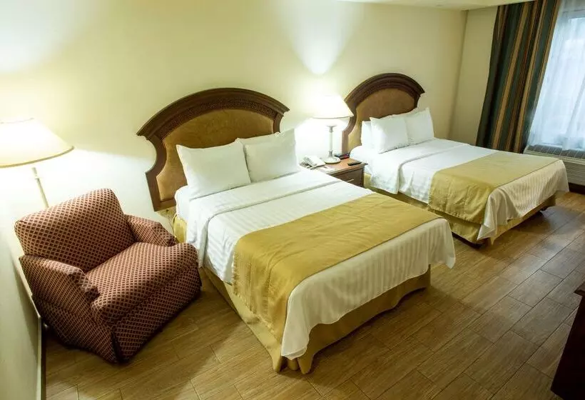 בית מלון כפרי Best Western Plus Monterrey Colon