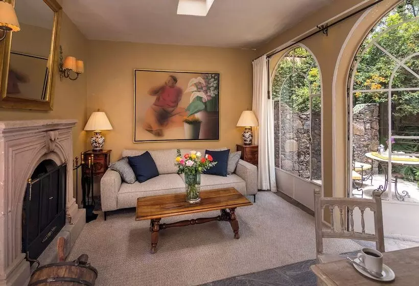 هتل Villa Santa Monica