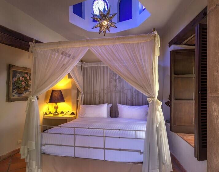 هتل Villa Santa Monica