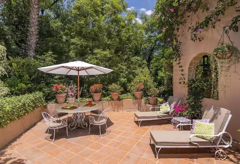 هتل Villa Santa Monica