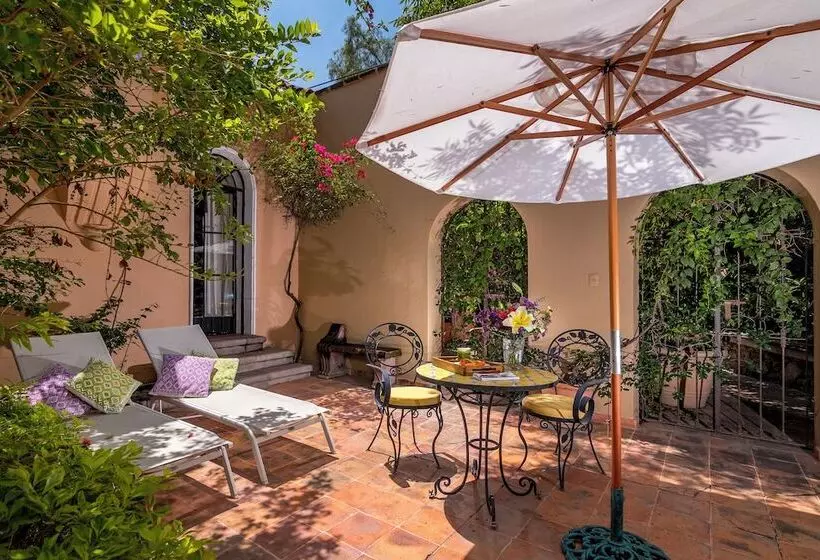 هتل Villa Santa Monica