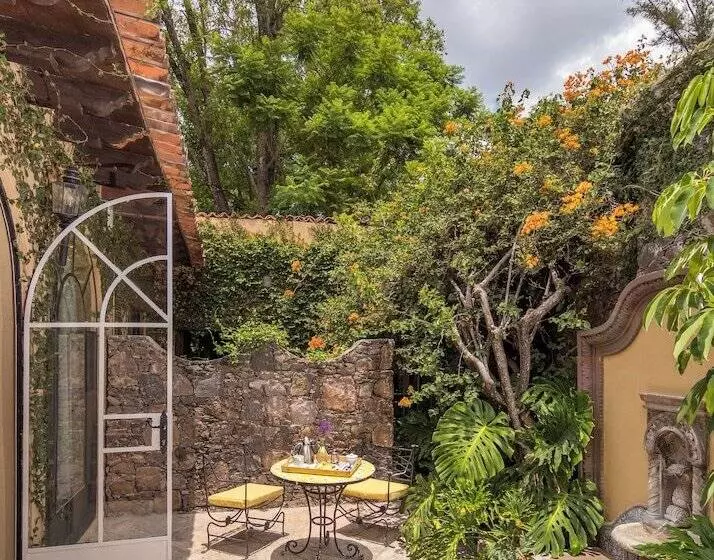 هتل Villa Santa Monica