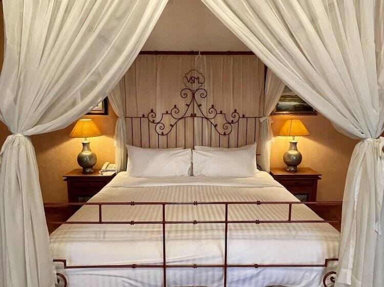 هتل Villa Santa Monica