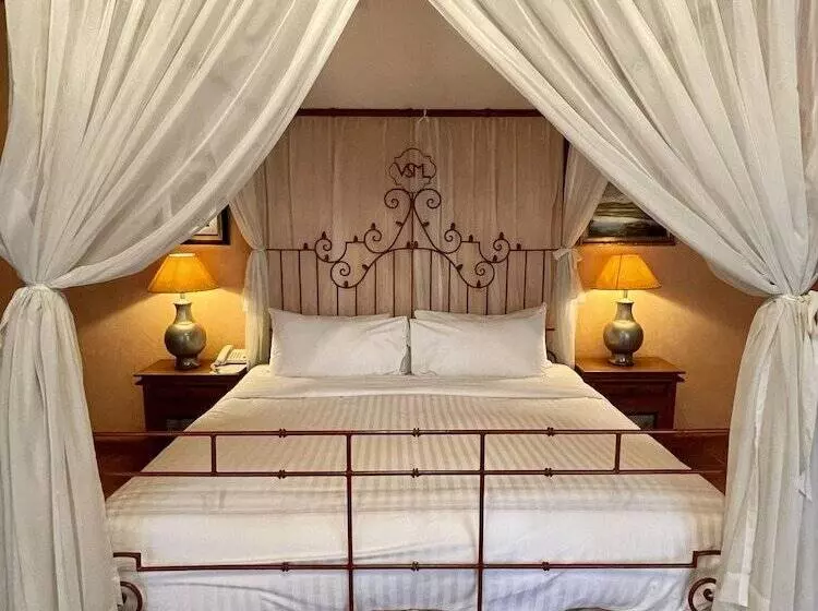 هتل Villa Santa Monica