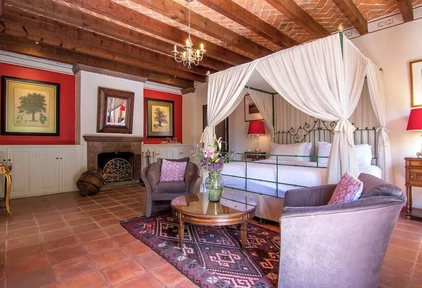 هتل Villa Santa Monica