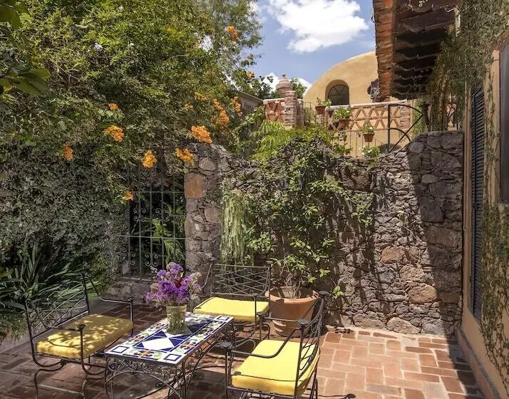 هتل Villa Santa Monica