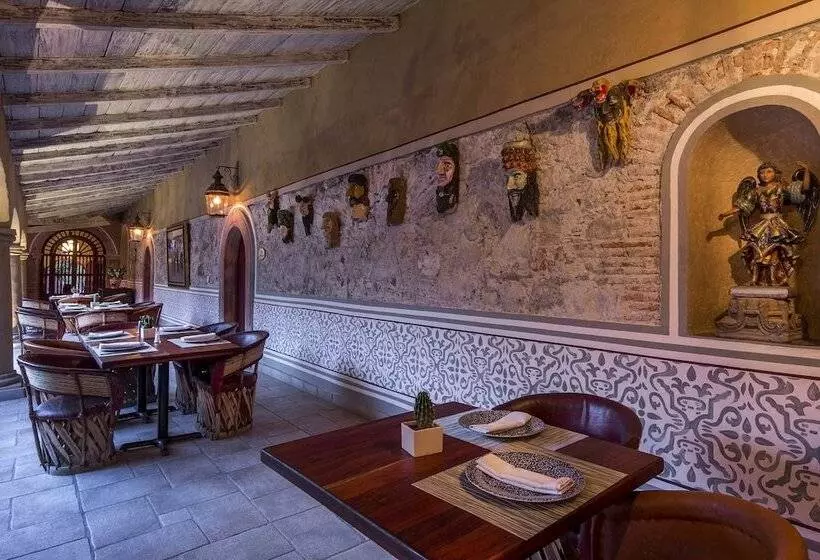 هتل Villa Santa Monica