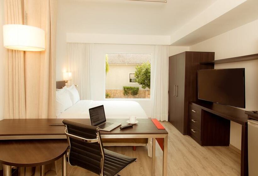 هتل Fiesta Inn Monclova