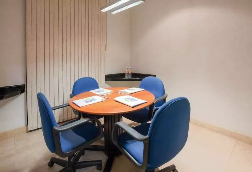 هتل Holiday Inn Express Oaxaca Centro Historico, An Ihg