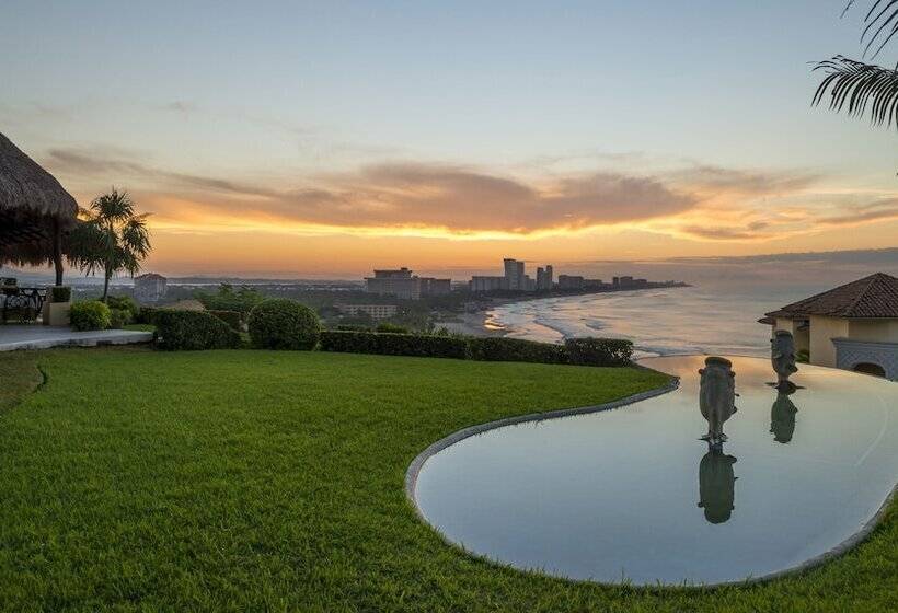 Отель Quinta Real Acapulco