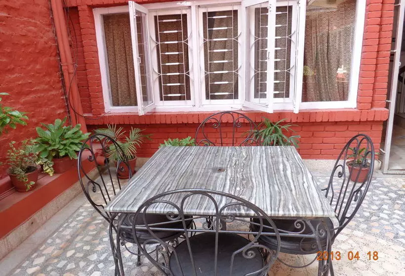 هتل Oyo 120 Tayoma