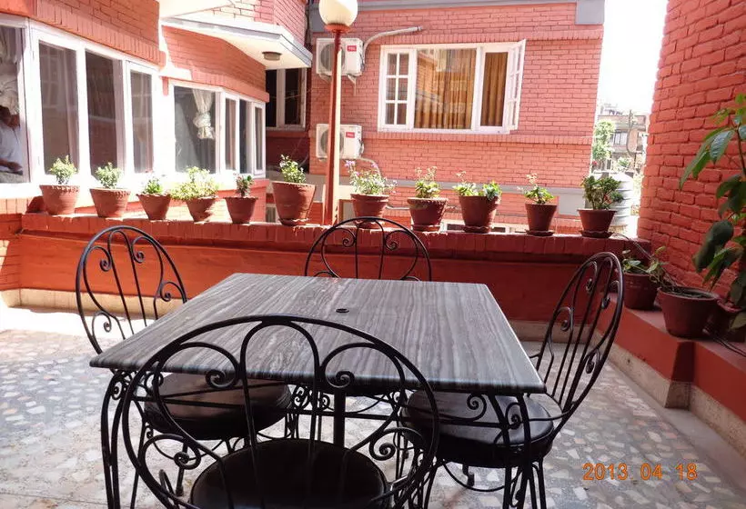 هتل Oyo 120 Tayoma