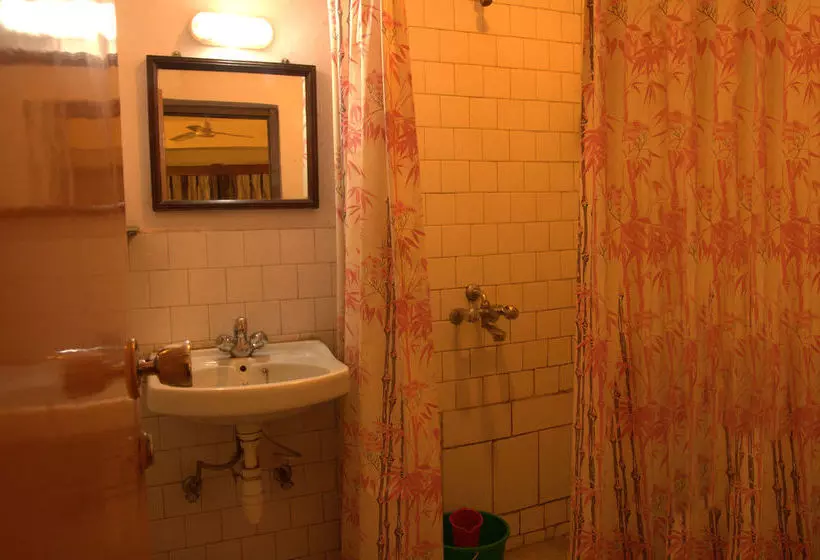 هتل Oyo 120 Tayoma