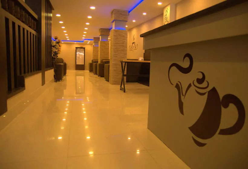 هتل Oyo 120 Tayoma