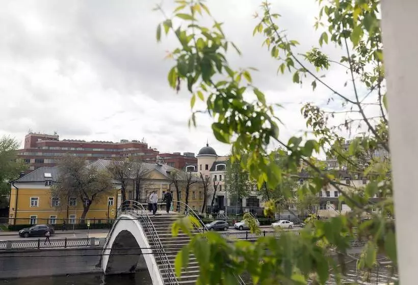 Makarov Hostel