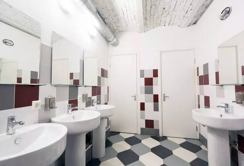 Makarov Hostel