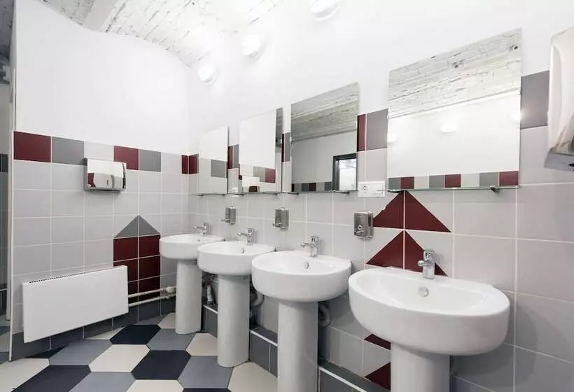 Makarov Hostel