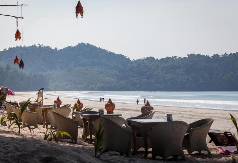 هتل Bamboo Bungalows