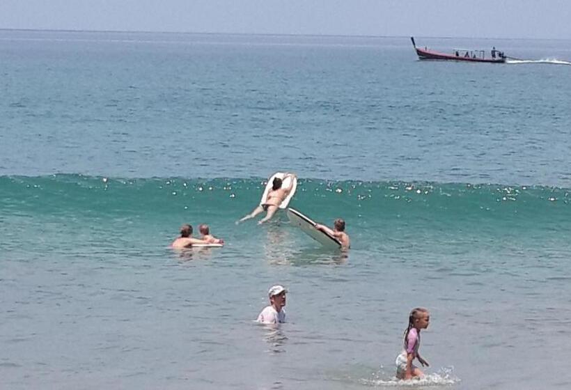 هتل Bamboo Bungalows