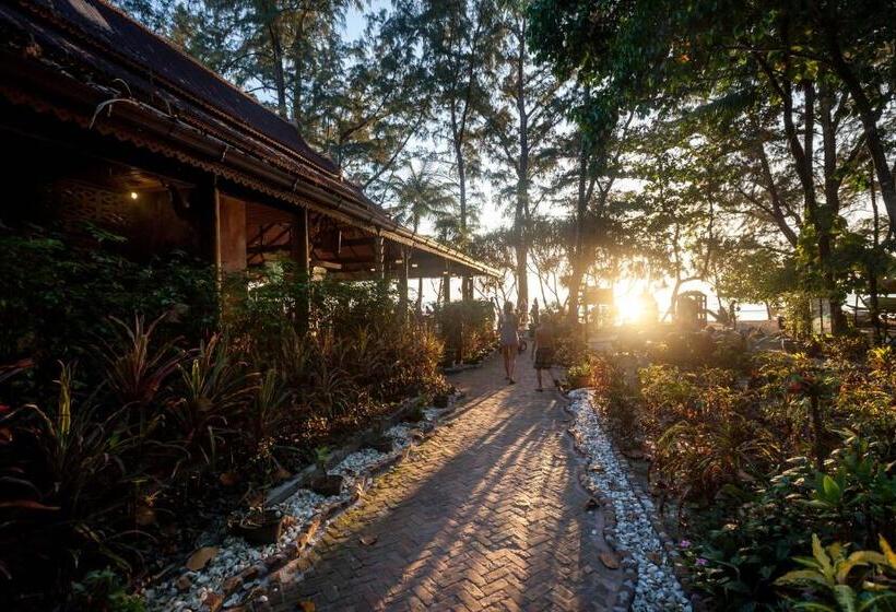 هتل Bamboo Bungalows