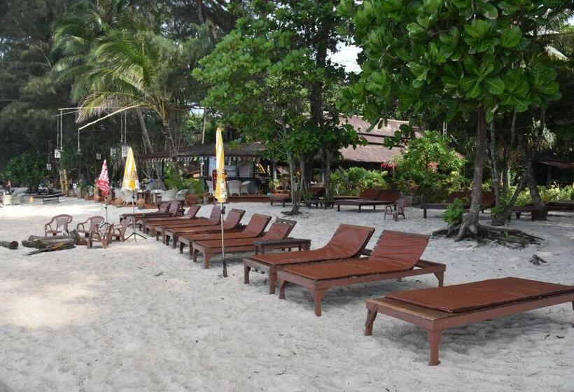 هتل Bamboo Bungalows