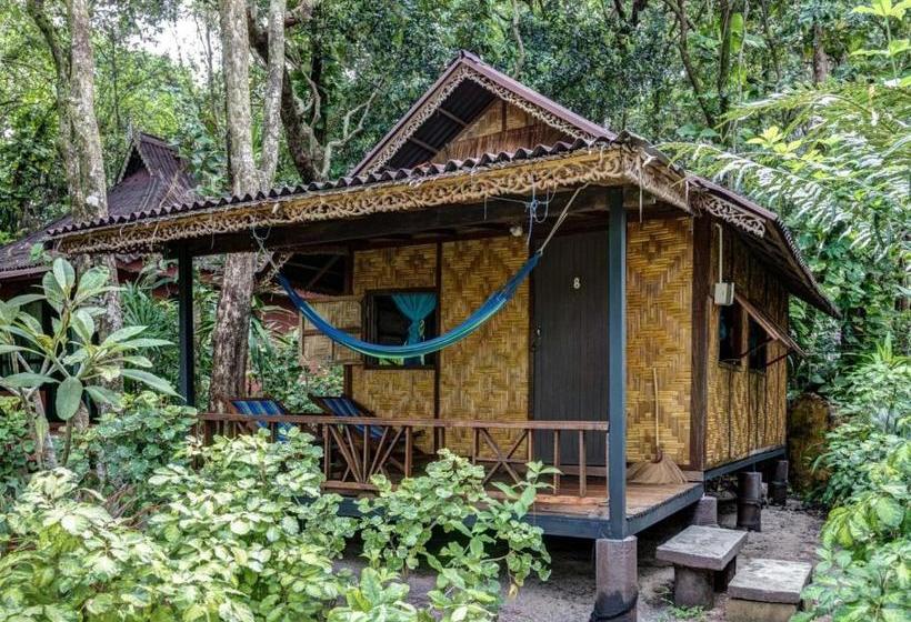 هتل Bamboo Bungalows