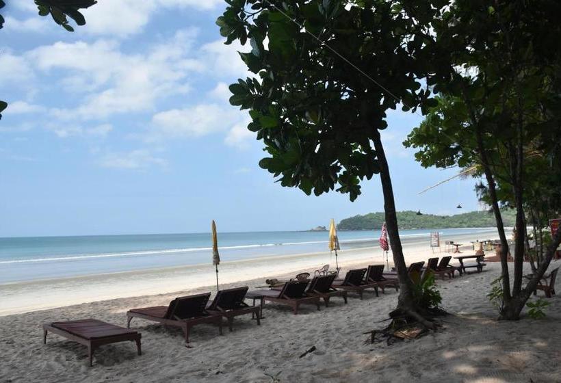 هتل Bamboo Bungalows