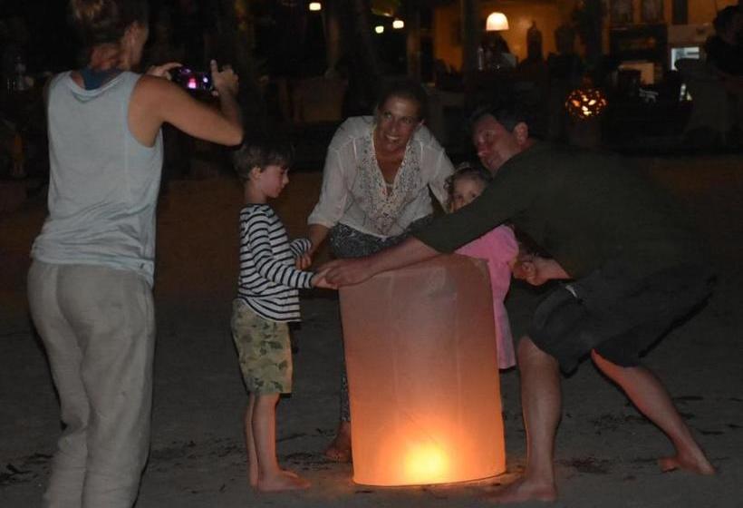 هتل Bamboo Bungalows