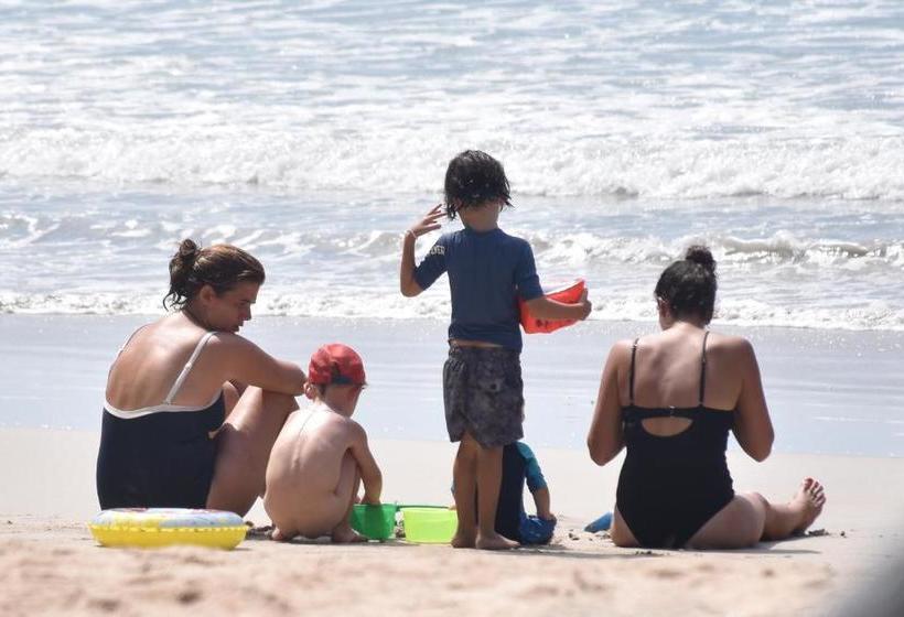 هتل Bamboo Bungalows